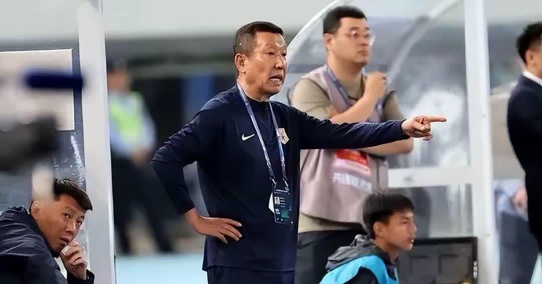包含俱乐部动向！球队管理层发布幕后故事的词条